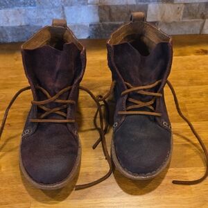 Born Women's Dark Burgandy Chukka Boots